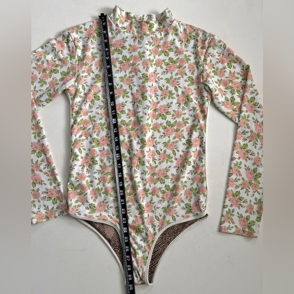 ACACIA EHUKAI PIPED FULL PIECE ONE PIECE RASHGUARD SIZE: 2X COLOR: ROSIE - Picture 7 of 8